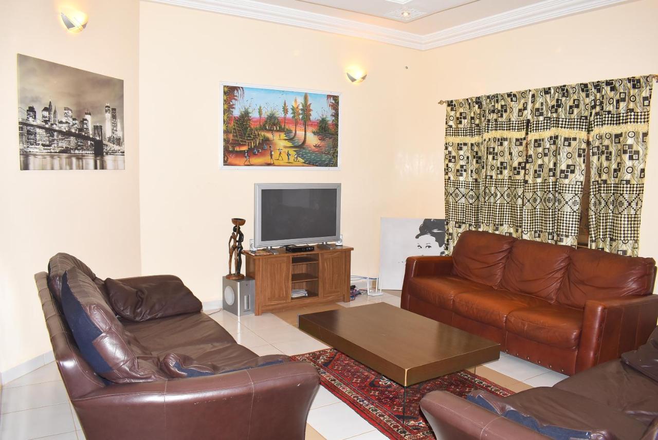 London Innn Gambia Brufut Bagian luar foto