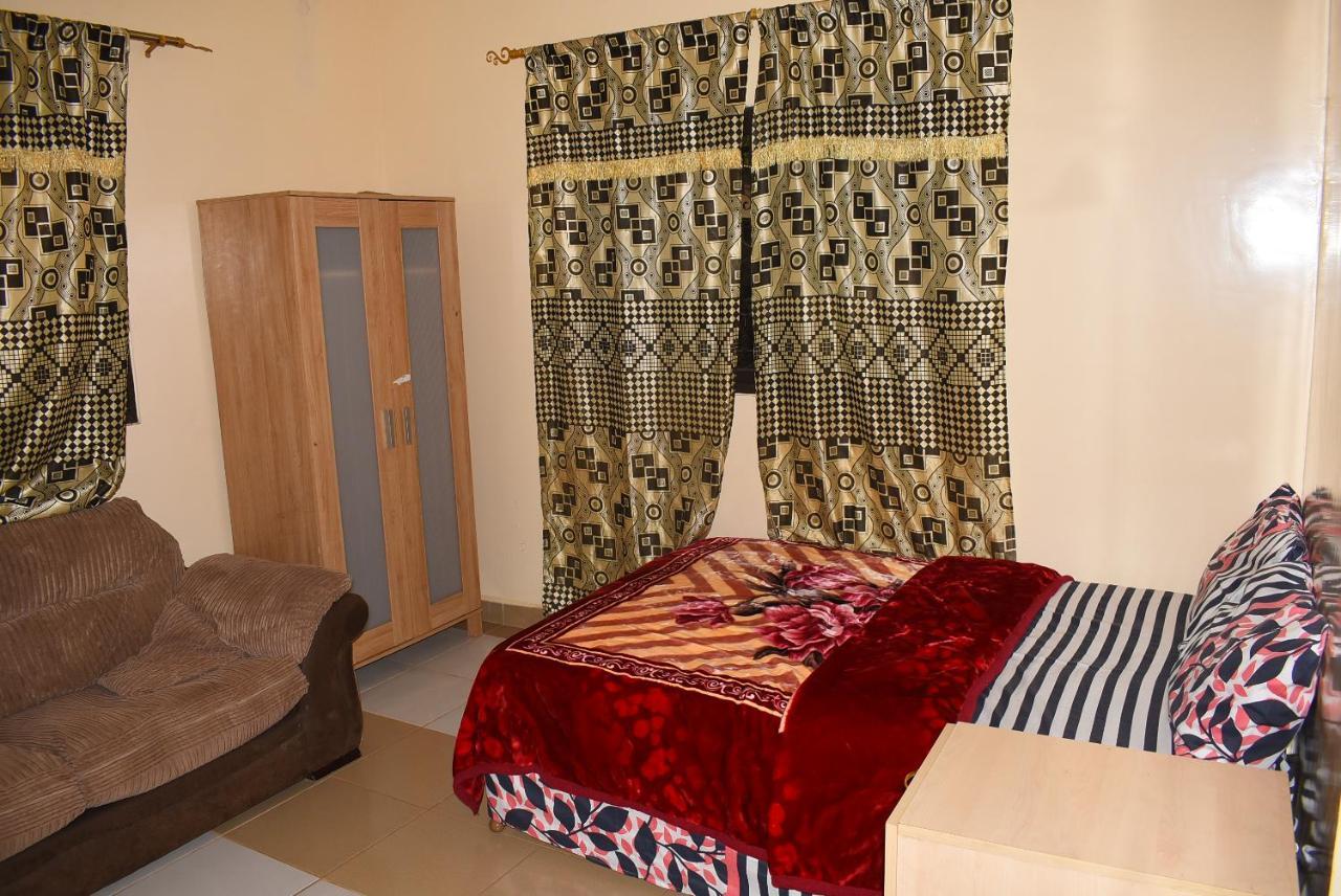London Innn Gambia Brufut Bagian luar foto